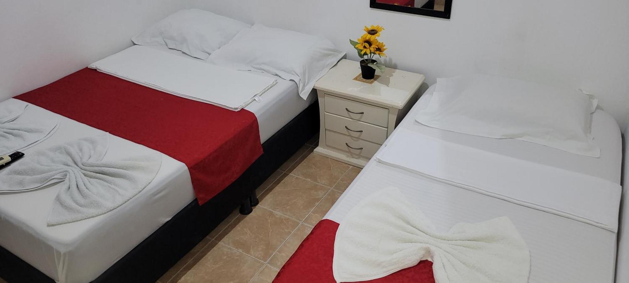 Hostal Villa Del Rio Las Brisas Villavieja Esterno foto