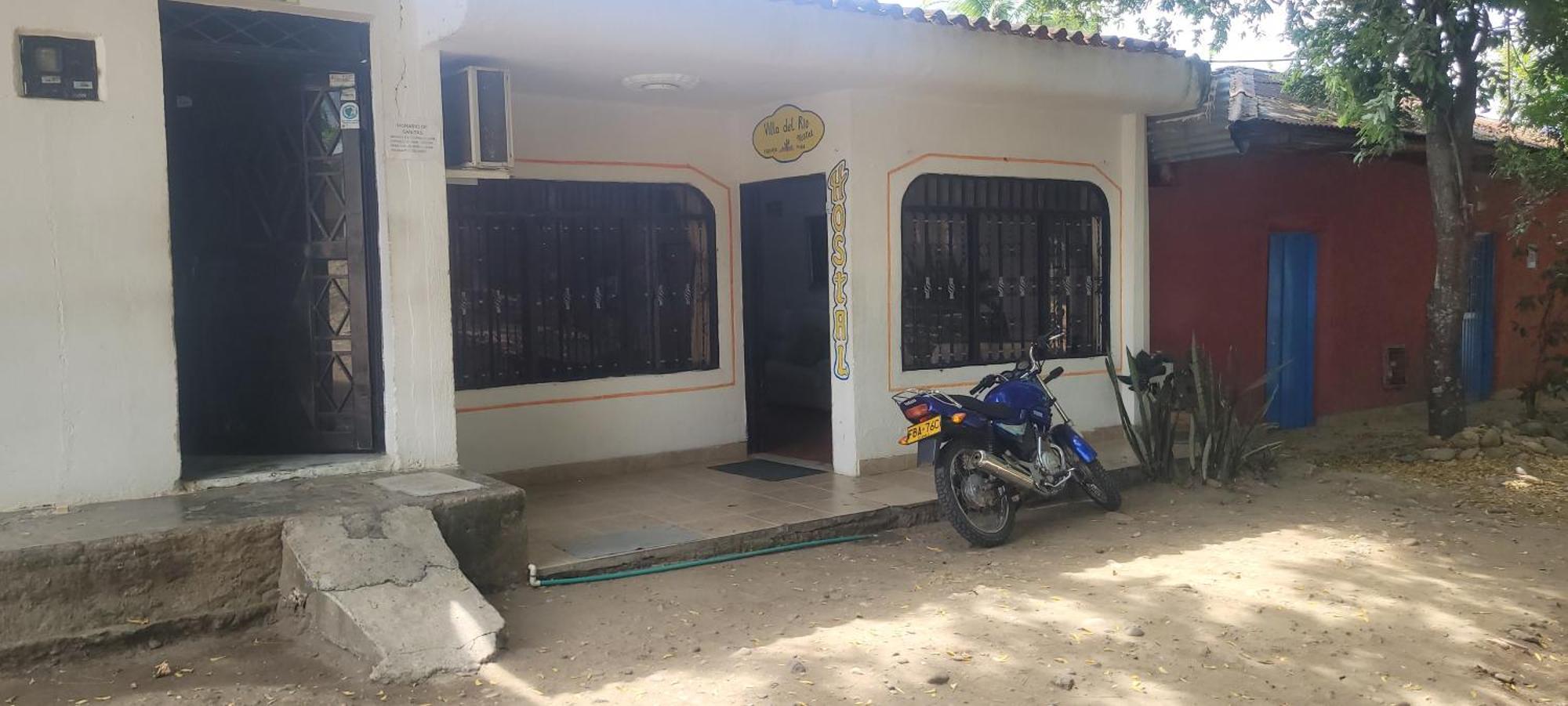Hostal Villa Del Rio Las Brisas Villavieja Esterno foto
