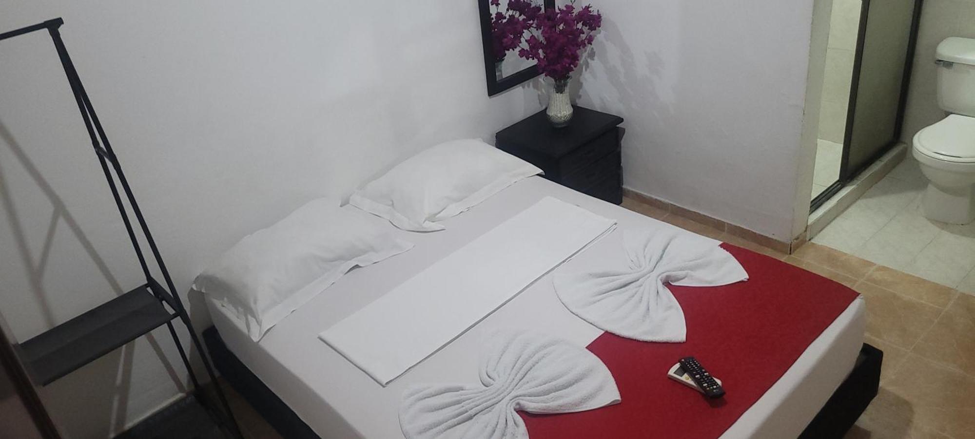 Hostal Villa Del Rio Las Brisas Villavieja Esterno foto