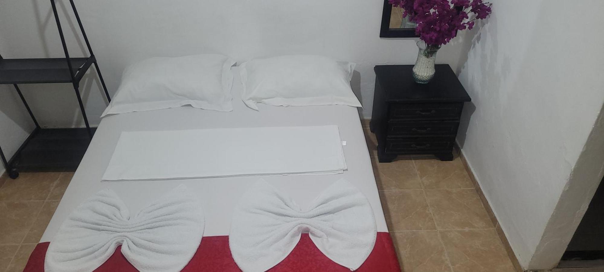 Hostal Villa Del Rio Las Brisas Villavieja Esterno foto