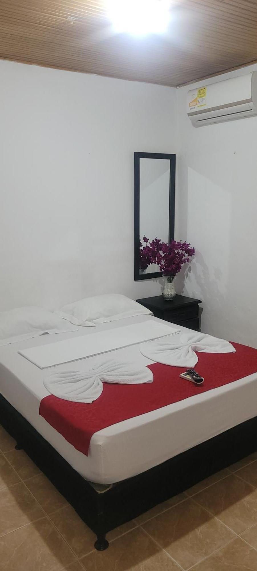 Hostal Villa Del Rio Las Brisas Villavieja Esterno foto
