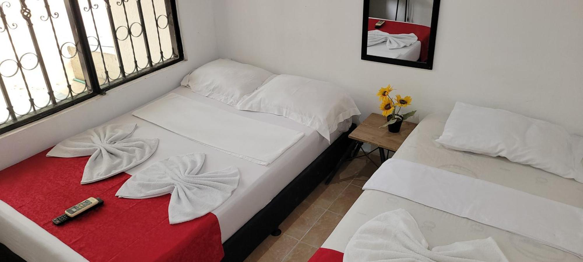 Hostal Villa Del Rio Las Brisas Villavieja Esterno foto