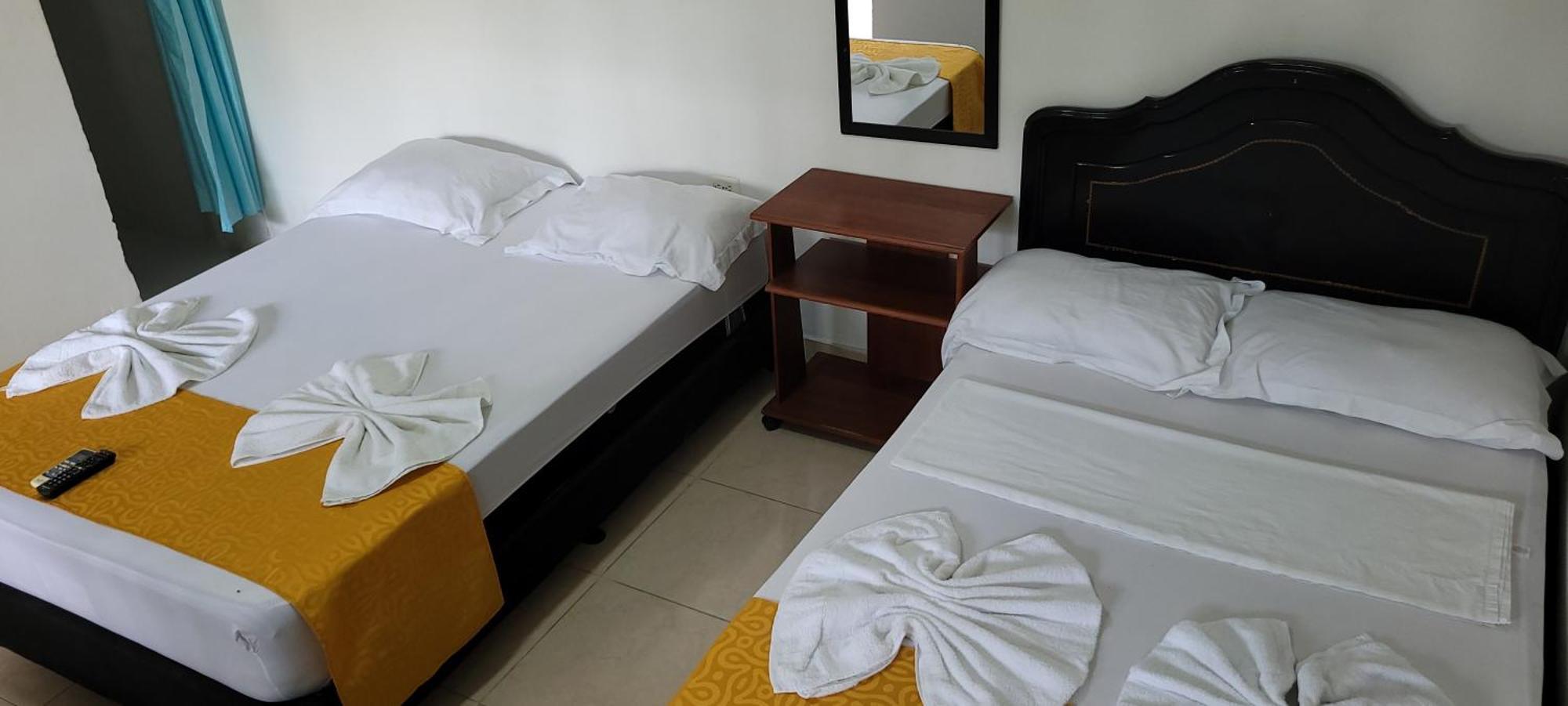 Hostal Villa Del Rio Las Brisas Villavieja Esterno foto